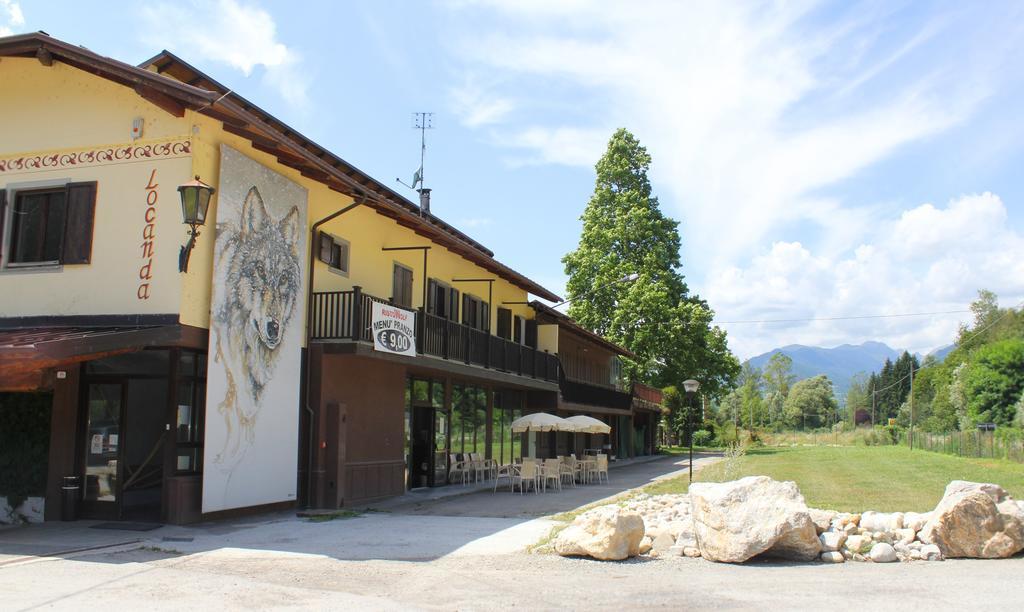 Wolf Village Demonte Rom bilde